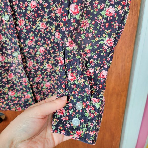 Vintage 70s Floral Print Button Down Shirt - Picture 7 of 7